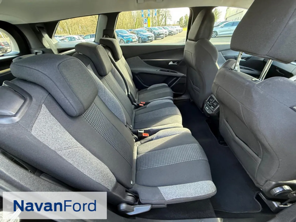Peugeot 5008 SUV, Diesel, 2021, Black