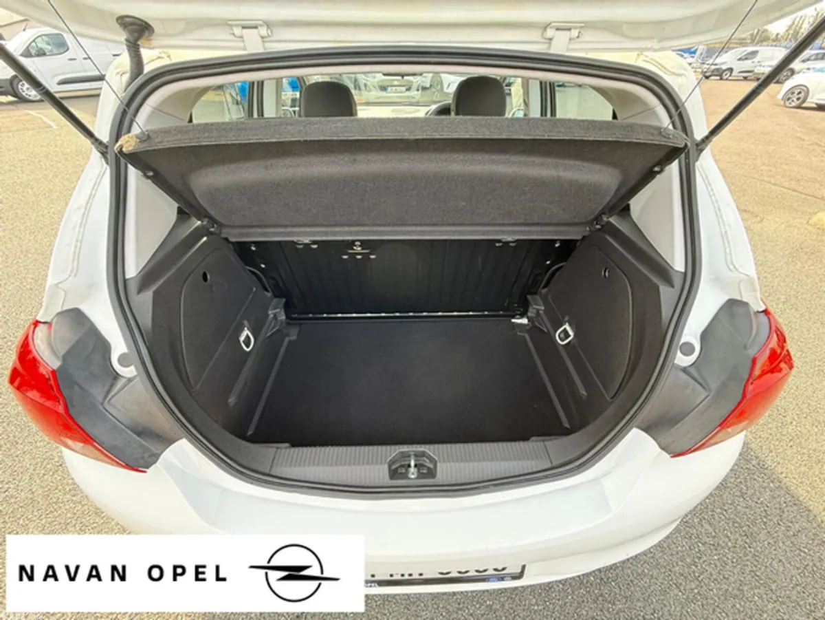 Opel Corsa Hatchback, Petrol, 2017, White