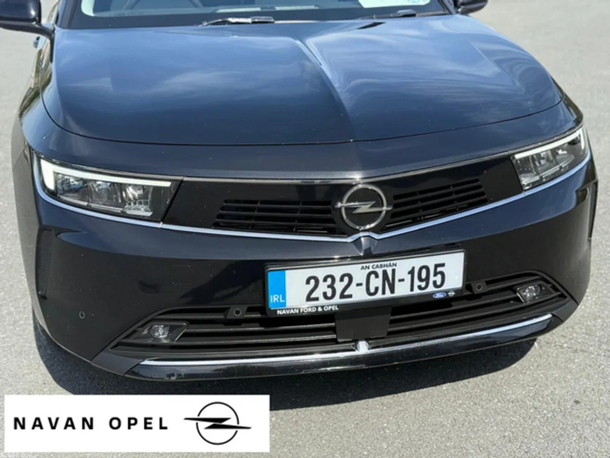 Opel Astra Hatchback, Petrol, 2023, Black