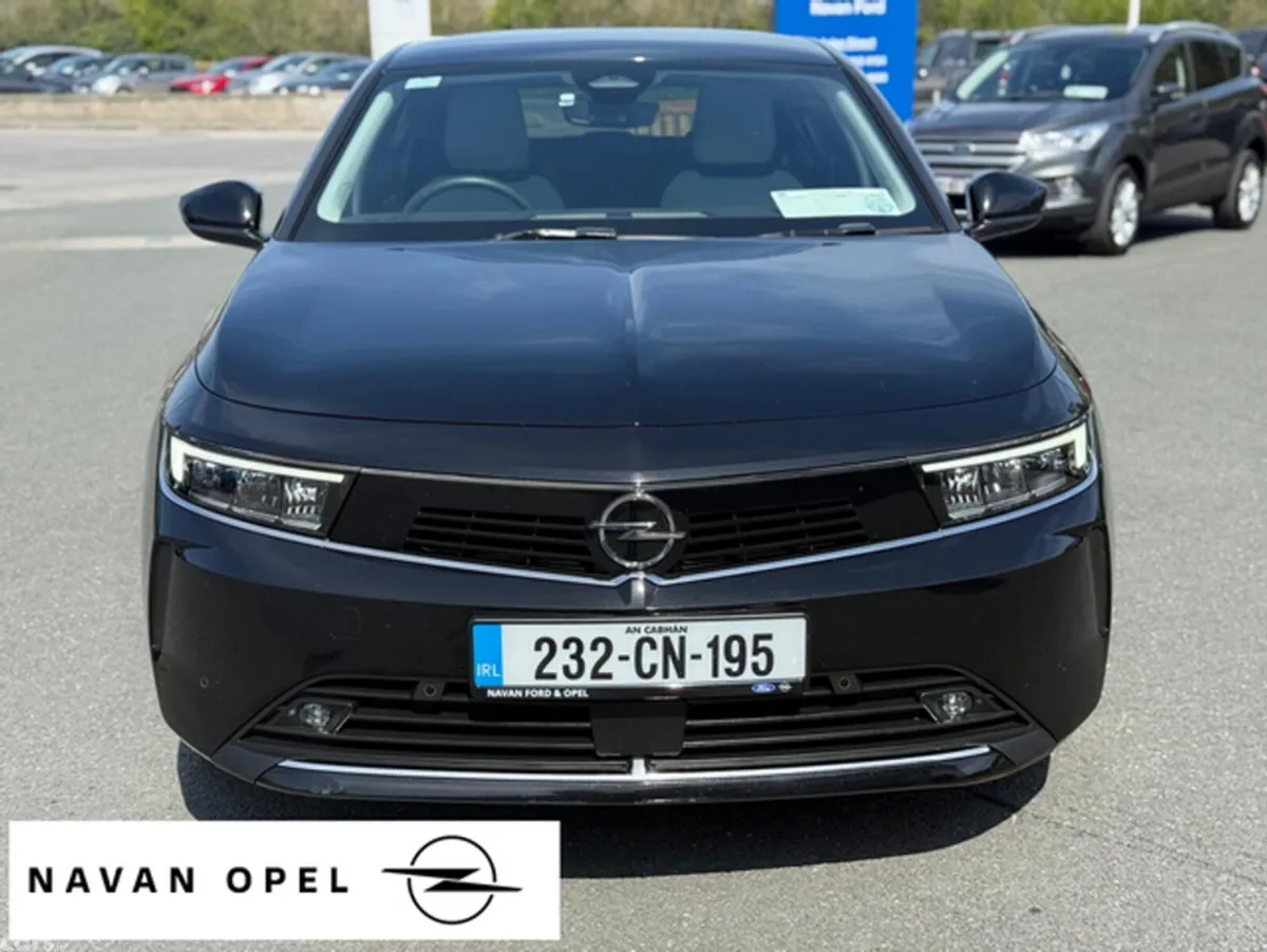 Opel Astra Hatchback, Petrol, 2023, Black