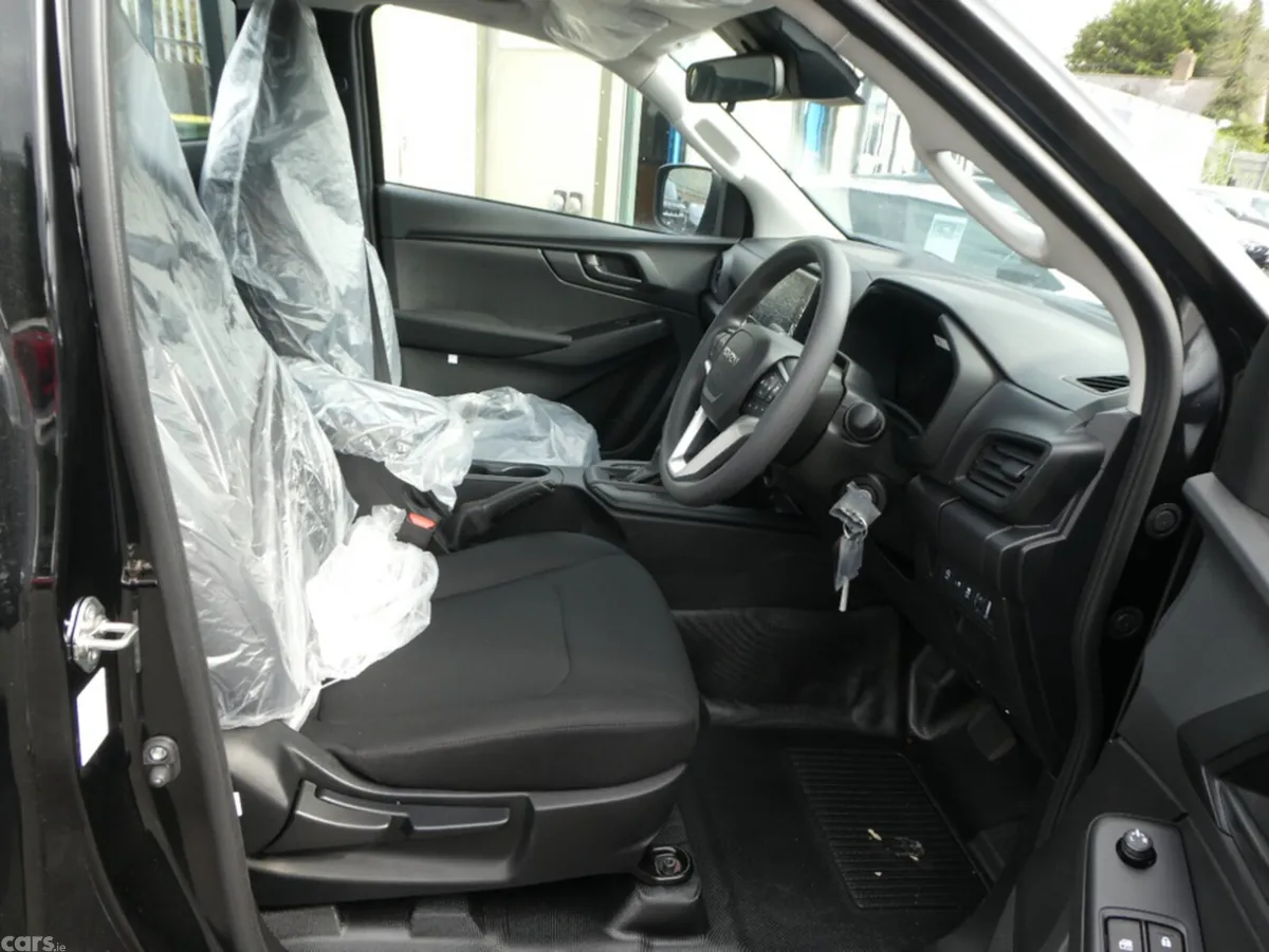 Isuzu D-Max Pick Up, Diesel, 2026, Black