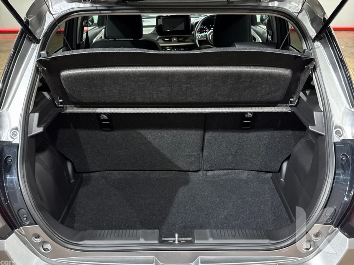 Suzuki Swift Hatchback, Petrol Hybrid, 2024, Silver