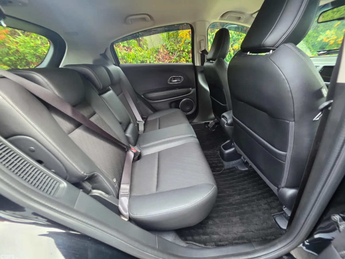 Honda Vezel Hatchback, Petrol Hybrid, 2021, Black