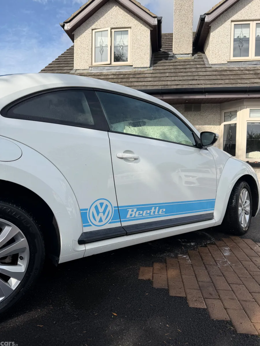 Volkswagen Beetle Hatchback, Petrol, 2017, White