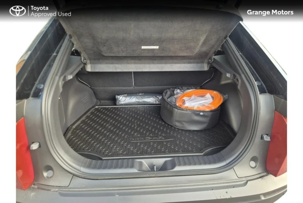 Toyota C-HR Estate, Electric, 2026, Brown