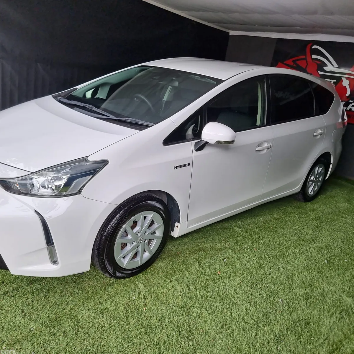 Toyota Prius MPV, Petrol Hybrid, 2020, White