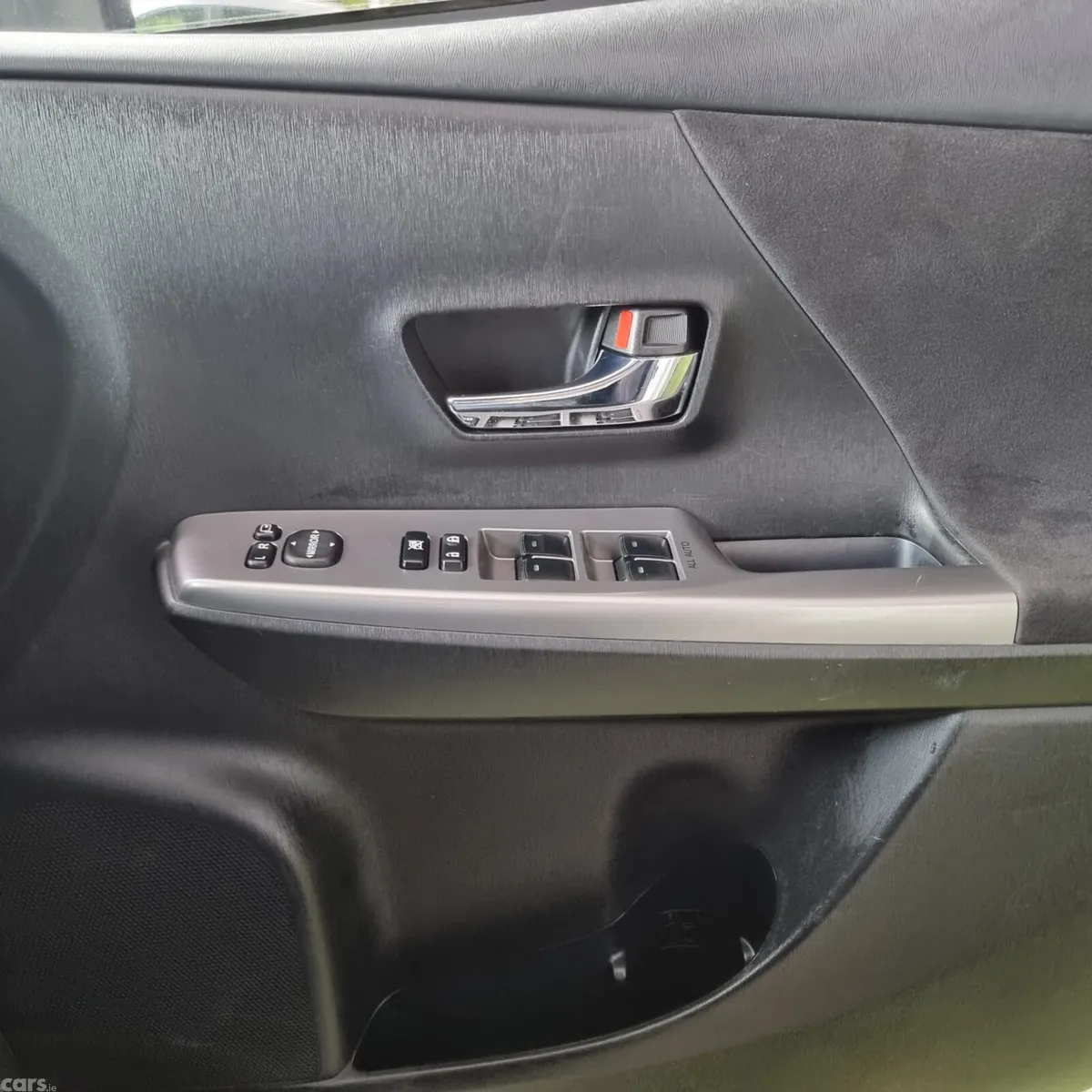 Toyota Prius MPV, Petrol Hybrid, 2020, White