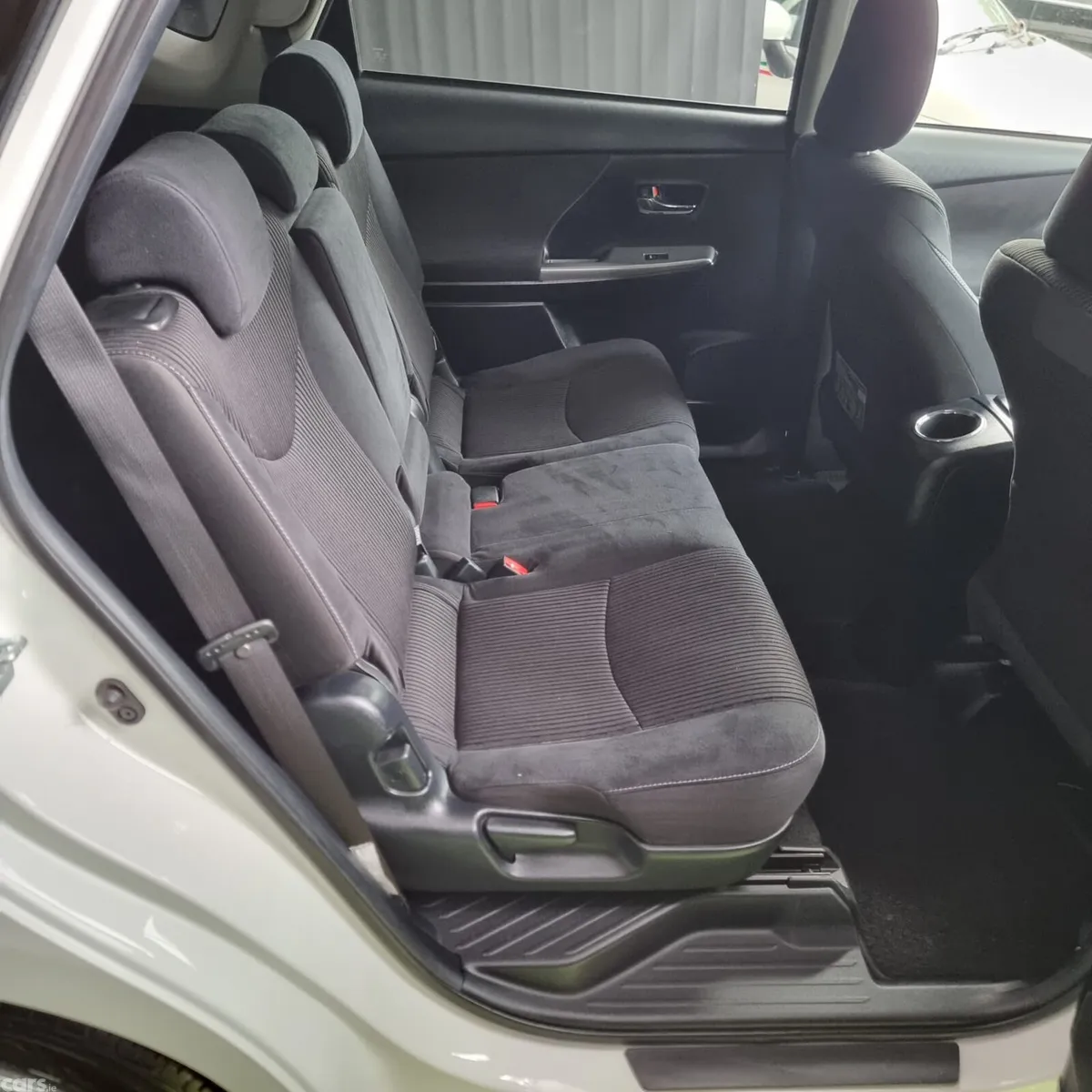 Toyota Prius MPV, Petrol Hybrid, 2020, White
