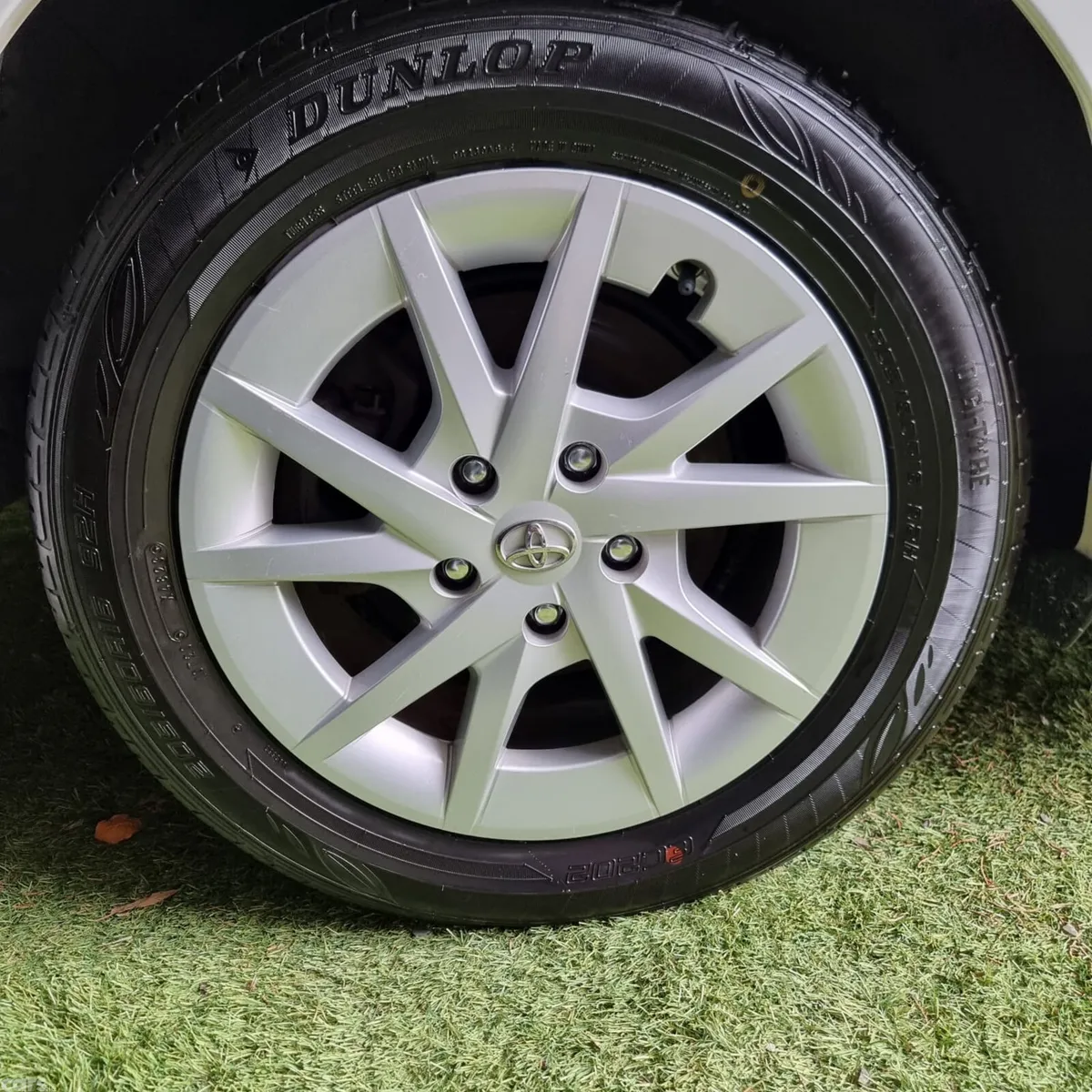 Toyota Prius MPV, Petrol Hybrid, 2020, White
