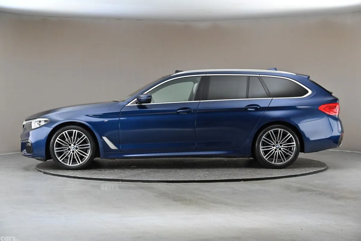 BMW 5-Series Estate, Diesel, 2019, Blue