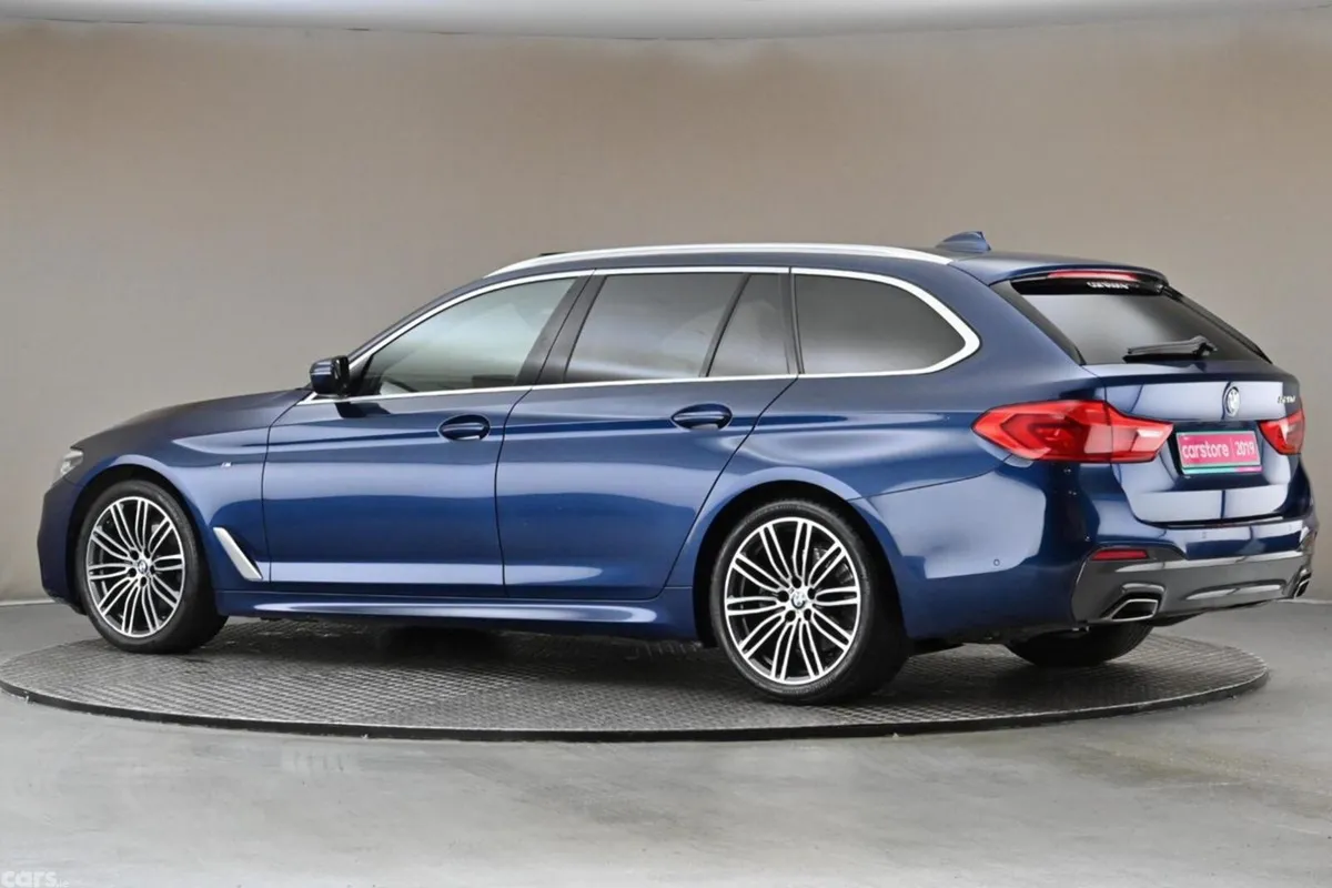 BMW 5-Series Estate, Diesel, 2019, Blue