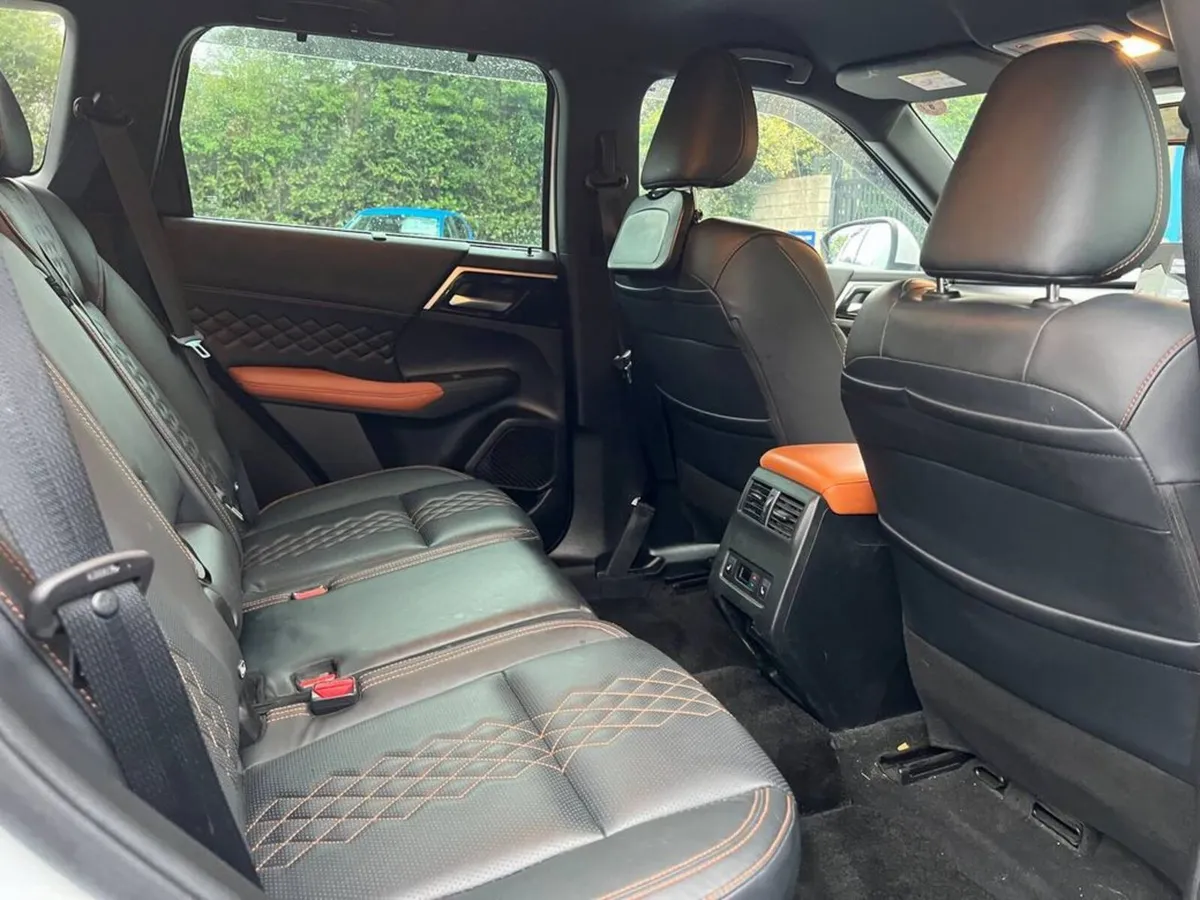 Mitsubishi Outlander SUV, Petrol Plug-in Hybrid, 2022, White