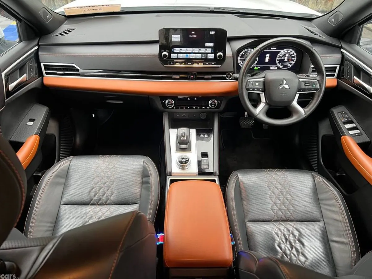 Mitsubishi Outlander SUV, Petrol Plug-in Hybrid, 2022, White