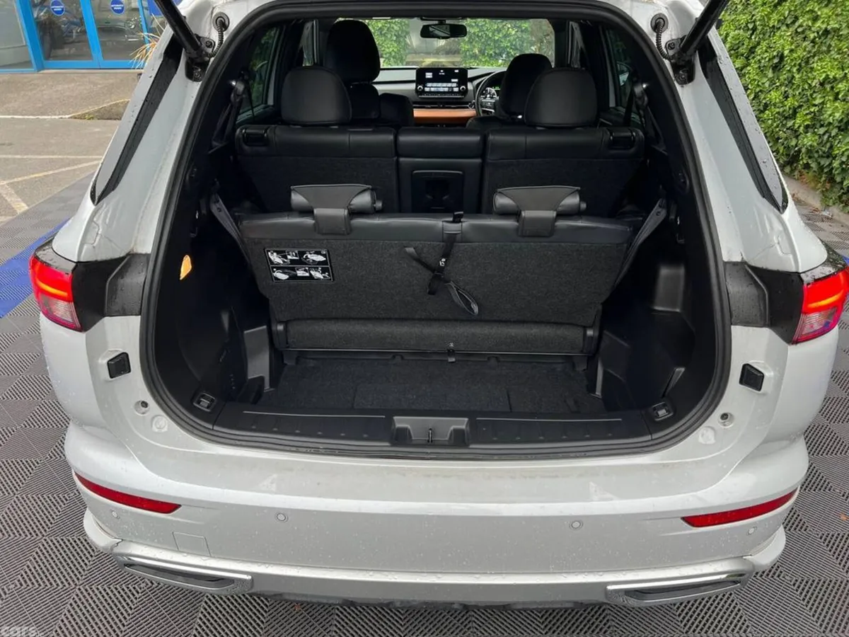 Mitsubishi Outlander SUV, Petrol Plug-in Hybrid, 2022, White