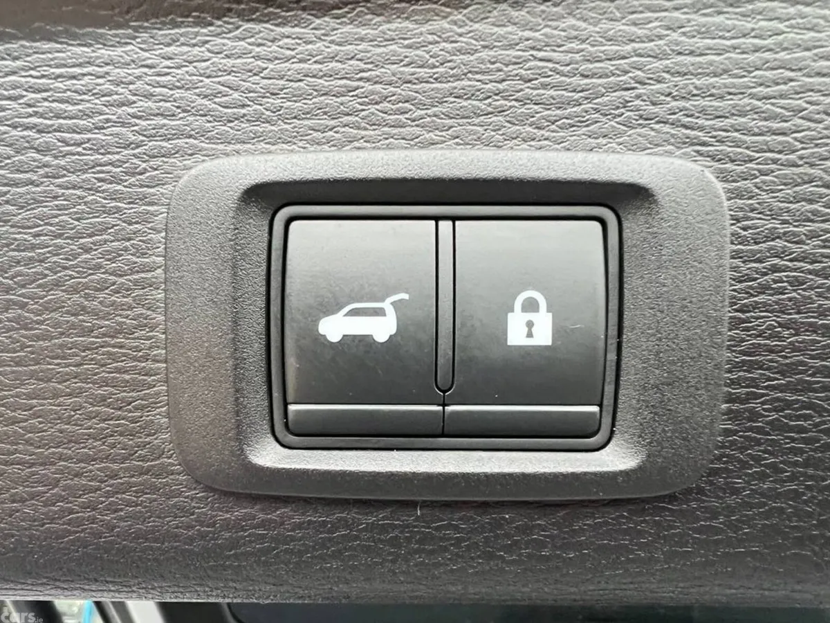 Mitsubishi Outlander SUV, Petrol Plug-in Hybrid, 2022, White