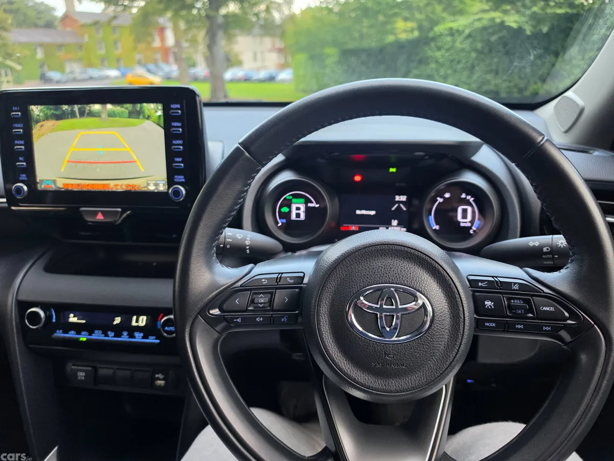 Toyota Yaris Cross SUV, Petrol Hybrid, 2020, Beige