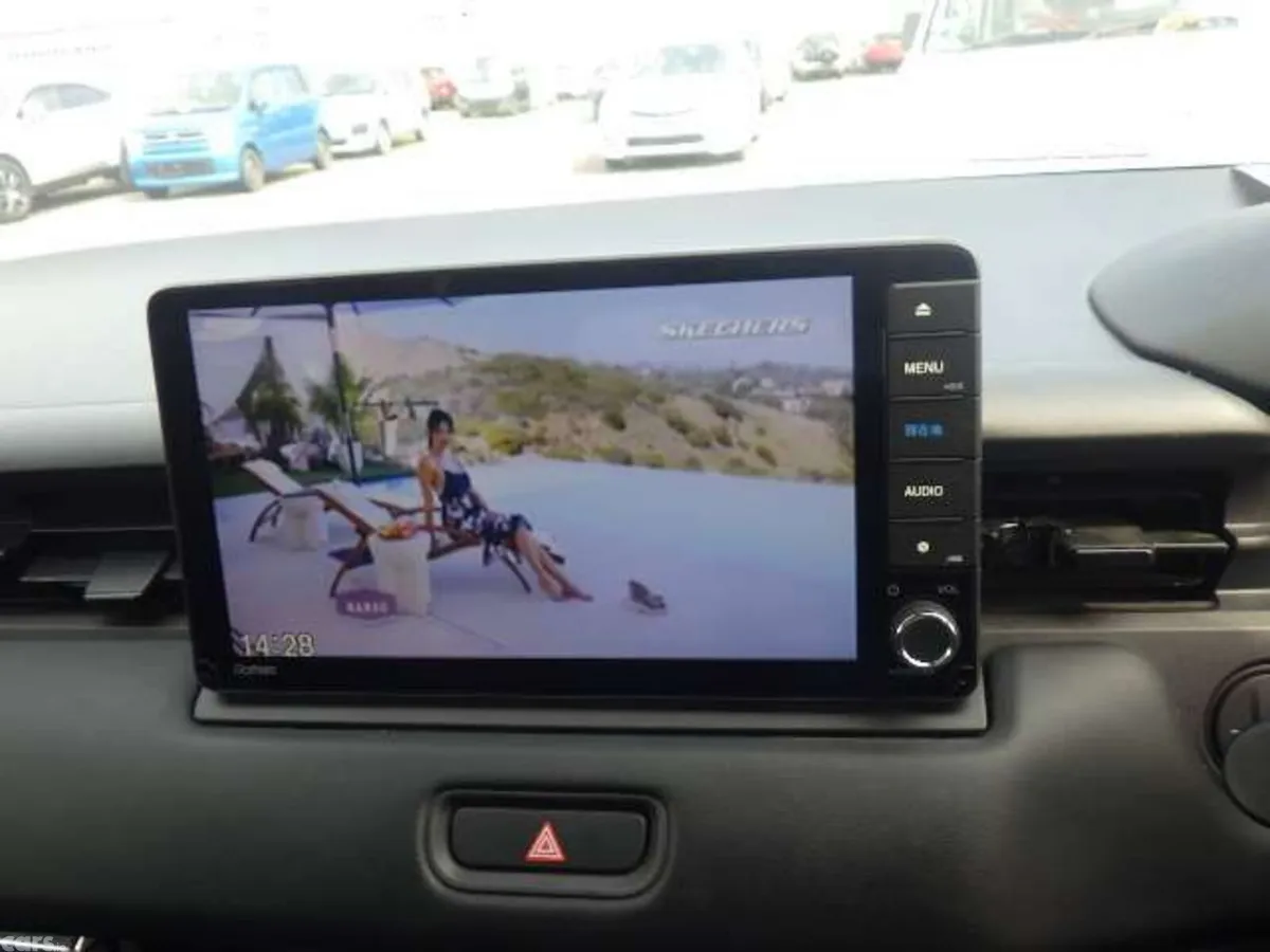 Honda Vezel SUV, Petrol Hybrid, 2022, White