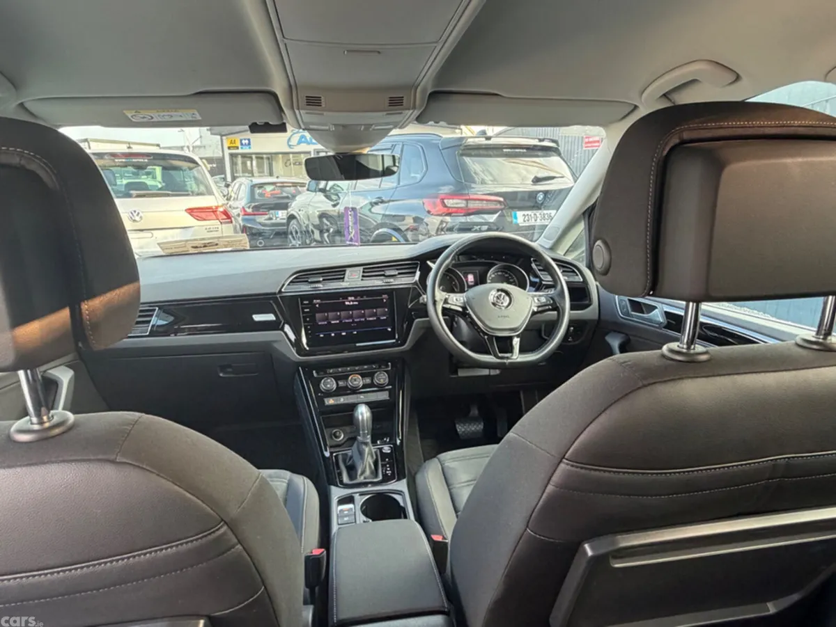 Volkswagen Touran MPV, Petrol, 2018, White