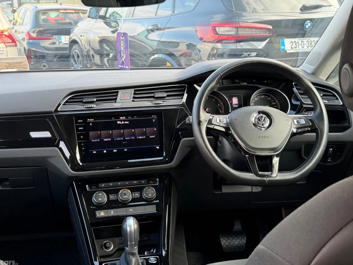 Volkswagen Touran MPV, Petrol, 2018, White