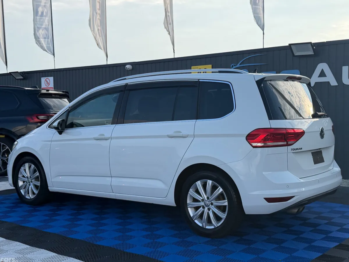 Volkswagen Touran MPV, Petrol, 2018, White