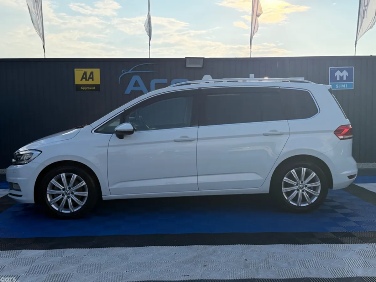 Volkswagen Touran MPV, Petrol, 2018, White