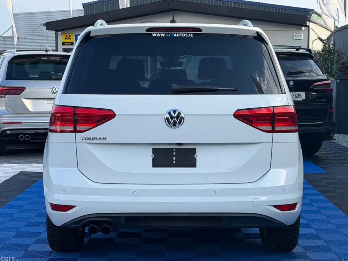 Volkswagen Touran MPV, Petrol, 2018, White