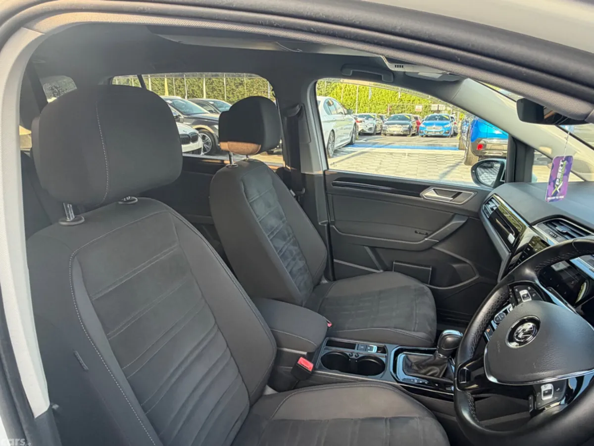 Volkswagen Touran MPV, Petrol, 2018, White