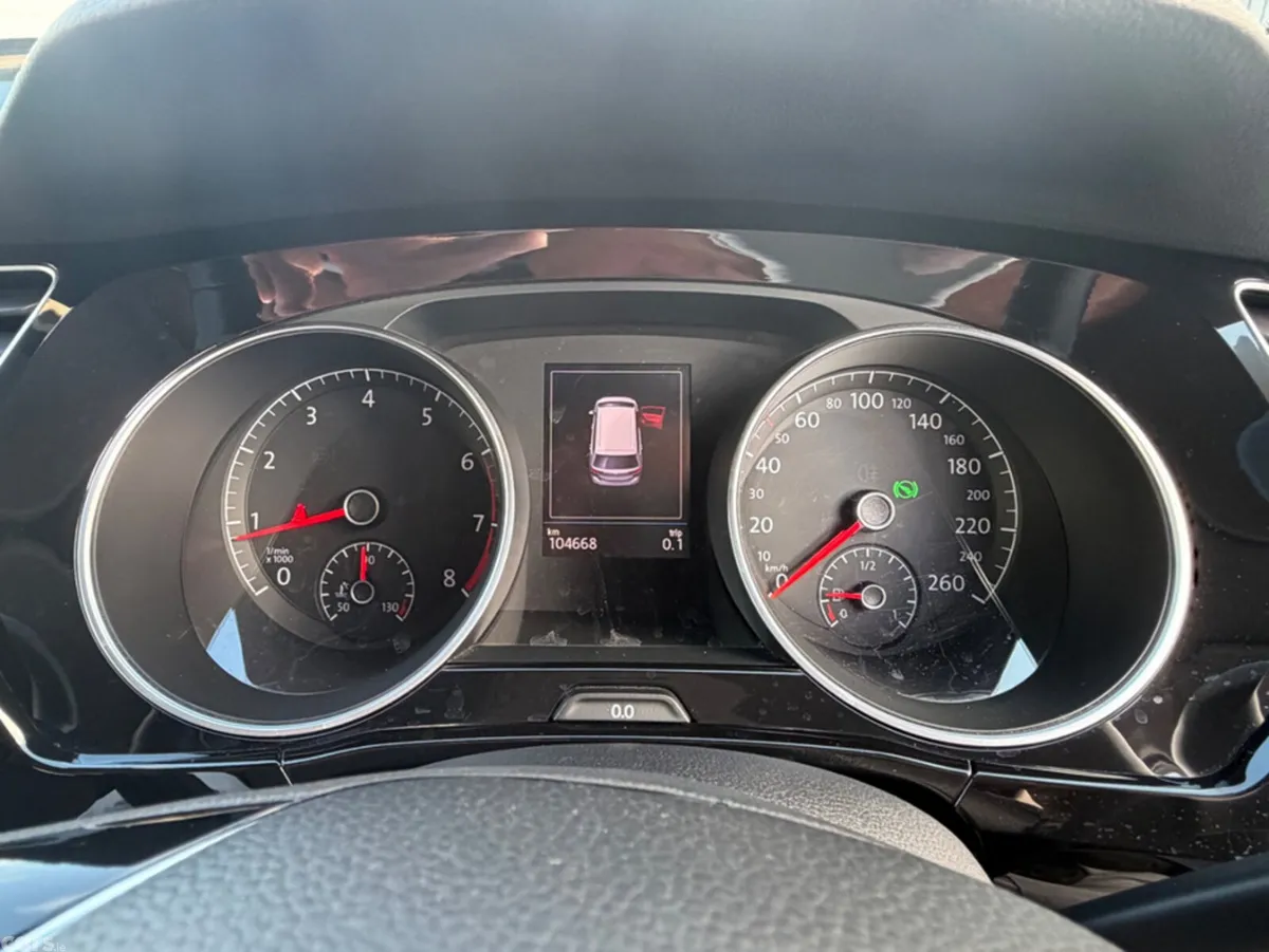 Volkswagen Touran MPV, Petrol, 2018, White
