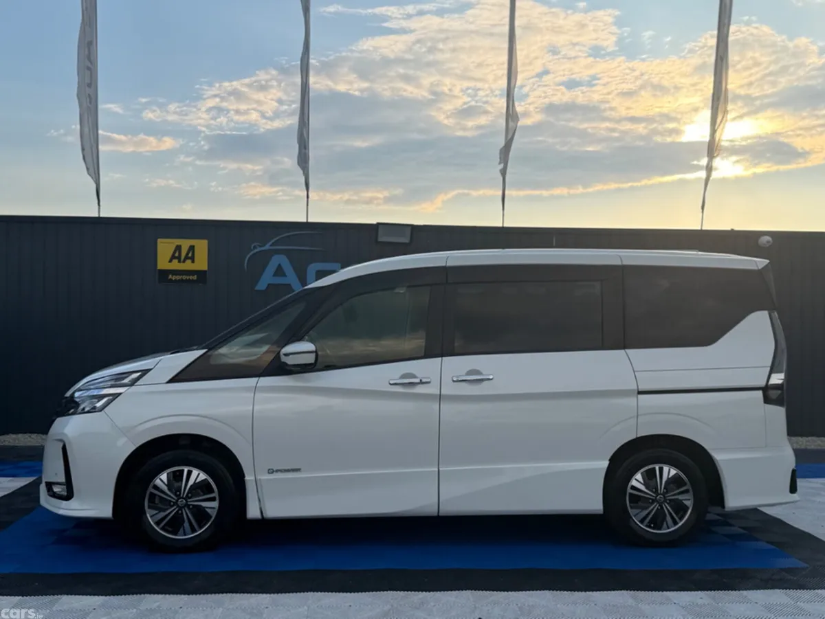 Nissan Serena MPV, Petrol Hybrid, 2021, White
