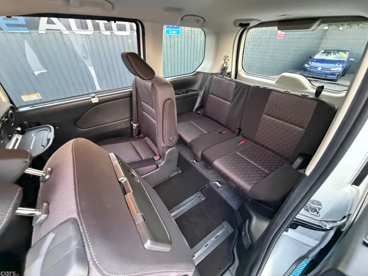 Nissan Serena MPV, Petrol Hybrid, 2021, White
