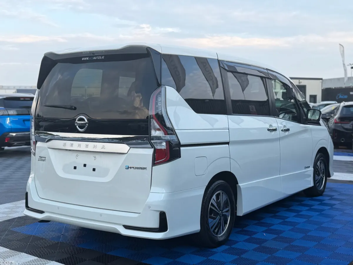 Nissan Serena MPV, Petrol Hybrid, 2021, White