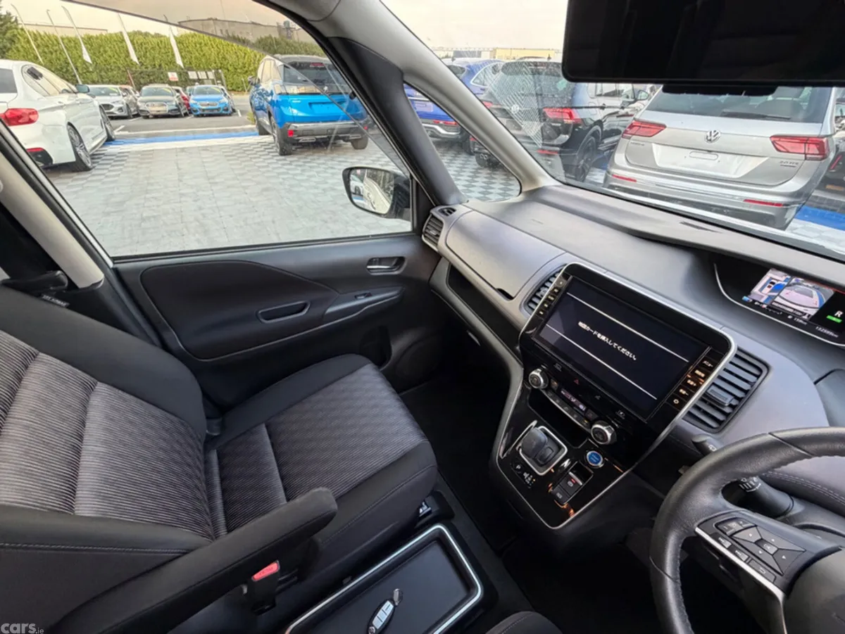 Nissan Serena MPV, Petrol Hybrid, 2021, White