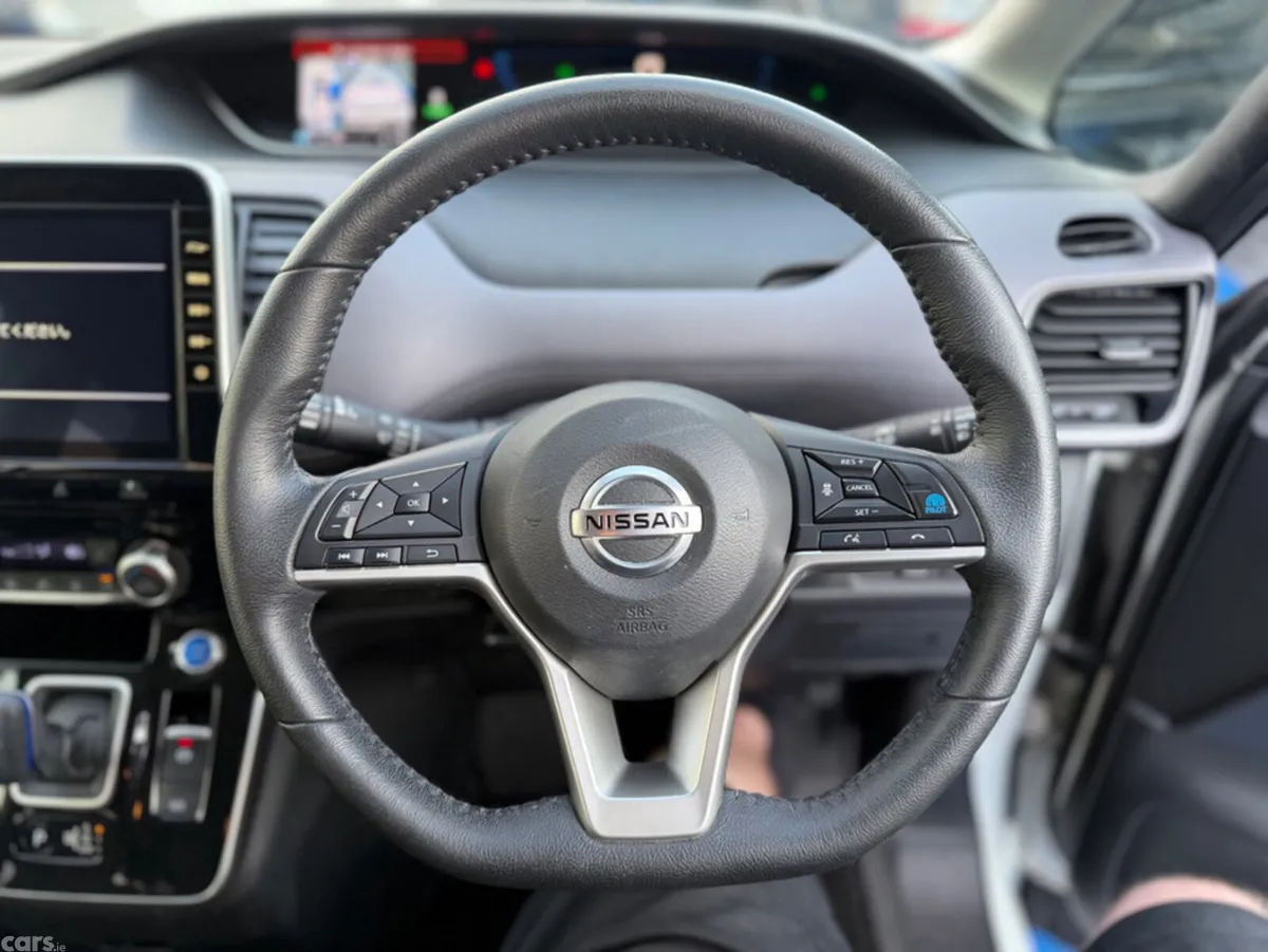 Nissan Serena MPV, Petrol Hybrid, 2021, White