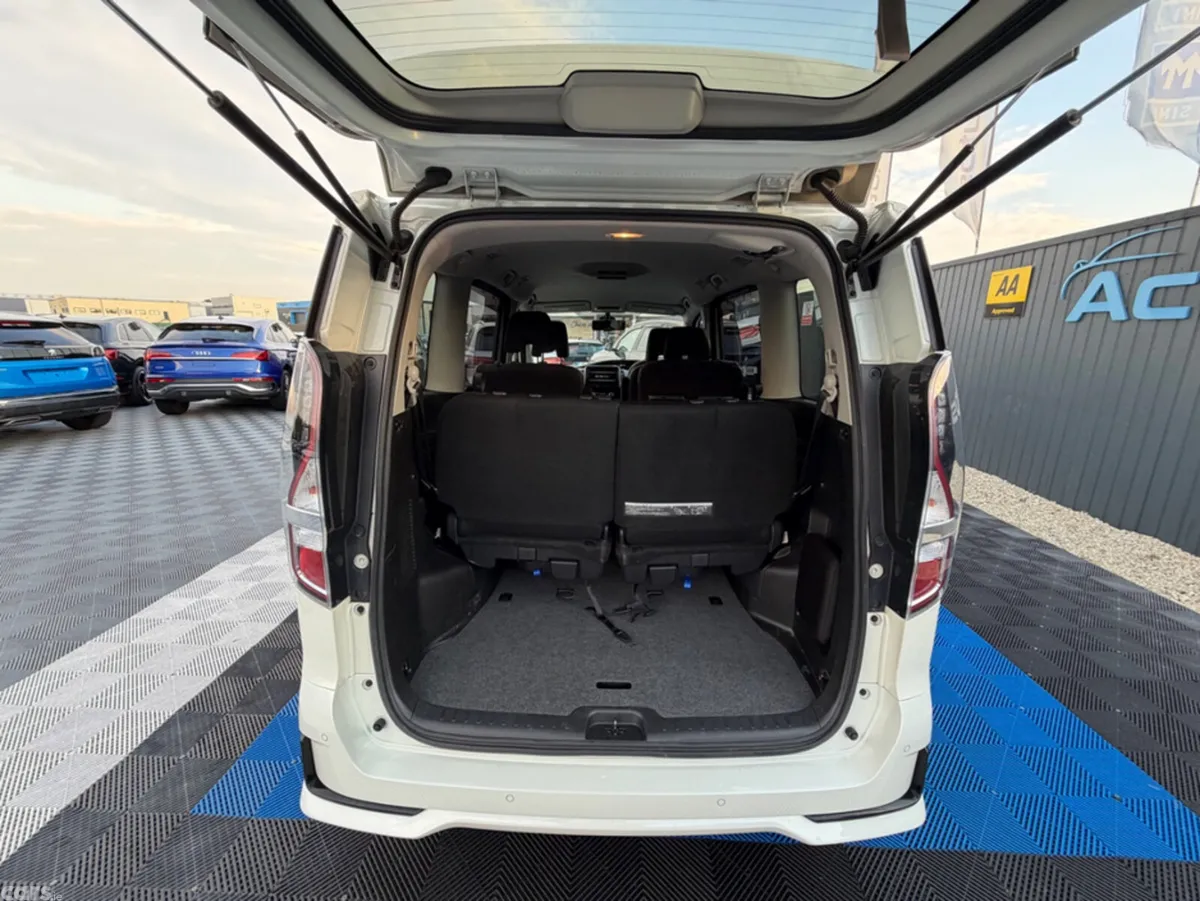 Nissan Serena MPV, Petrol Hybrid, 2021, White