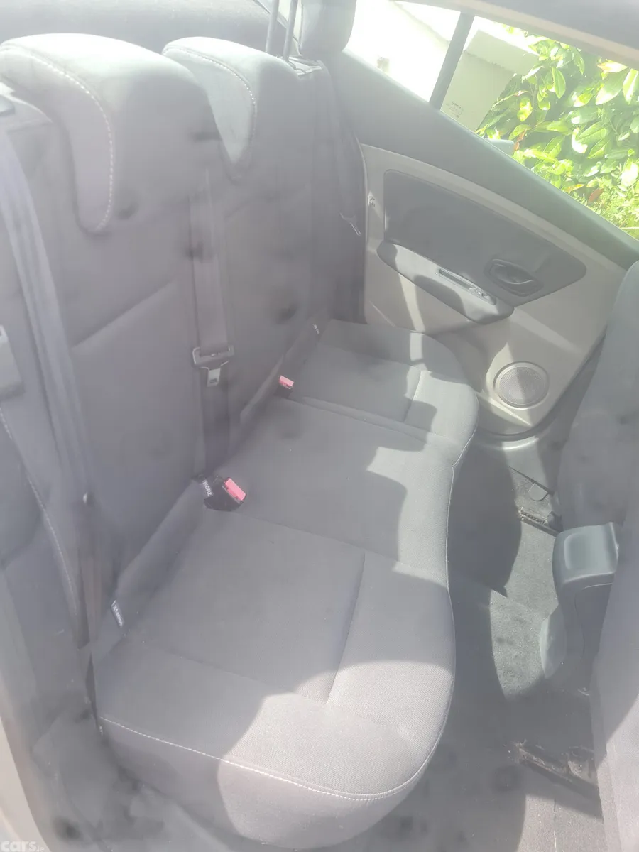 Renault Fluence Saloon, Diesel, 2011, Silver