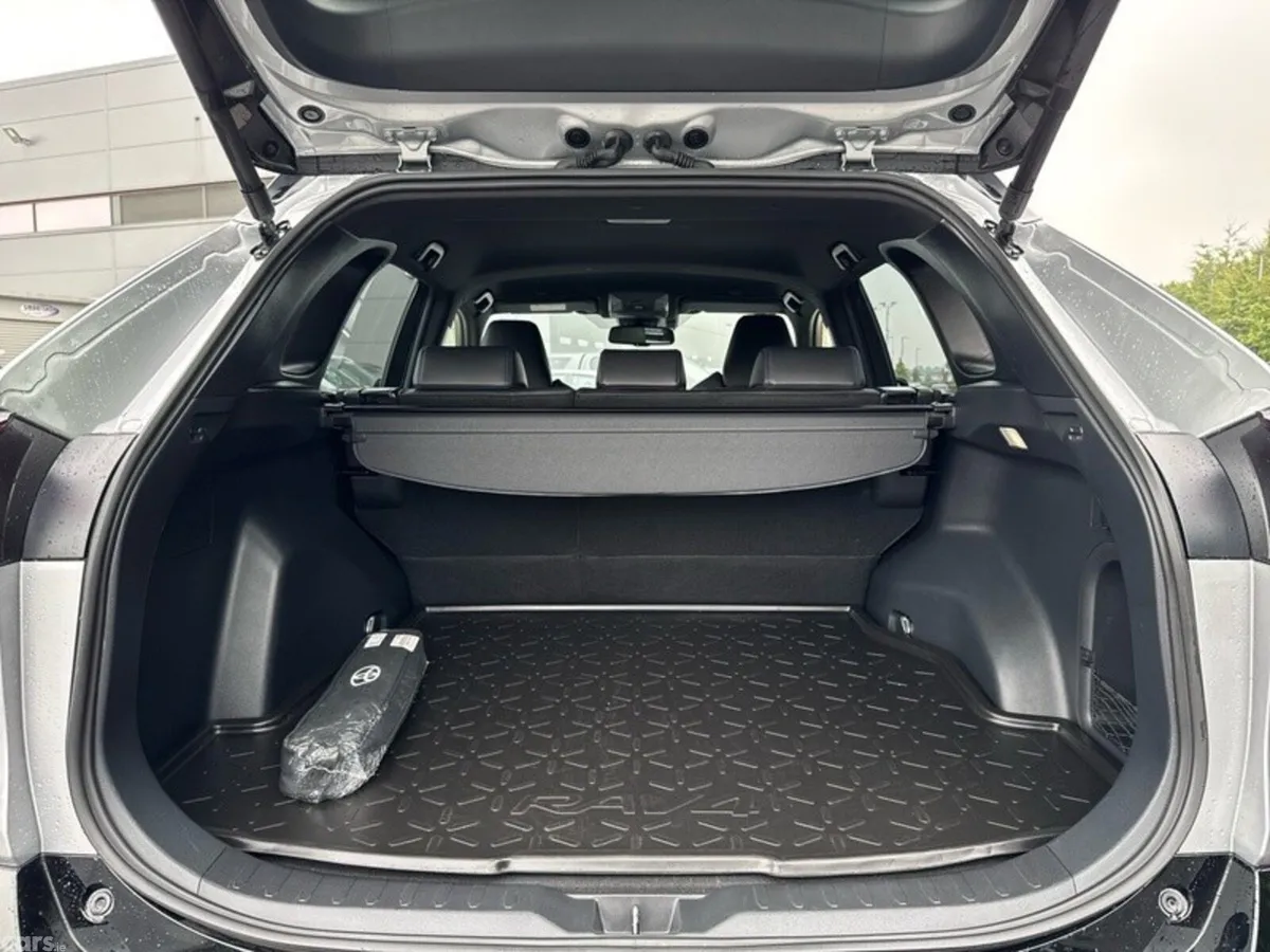 Toyota RAV4 SUV, Petrol Hybrid, 2025, Grey