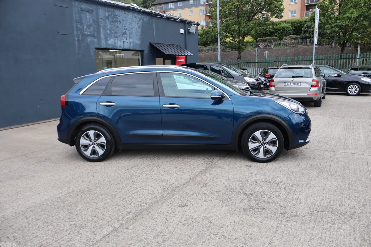 Kia Niro SUV, Petrol Hybrid, 2017, Blue