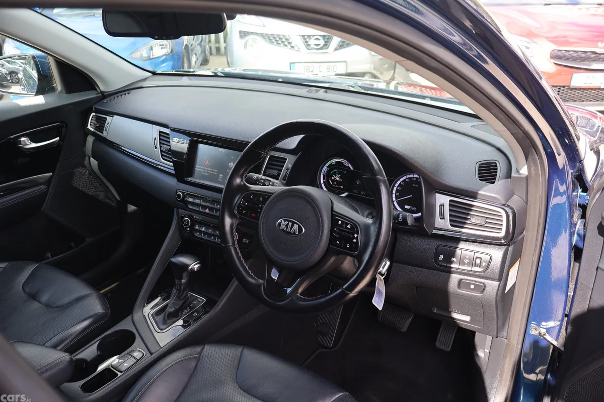 Kia Niro SUV, Petrol Hybrid, 2017, Blue