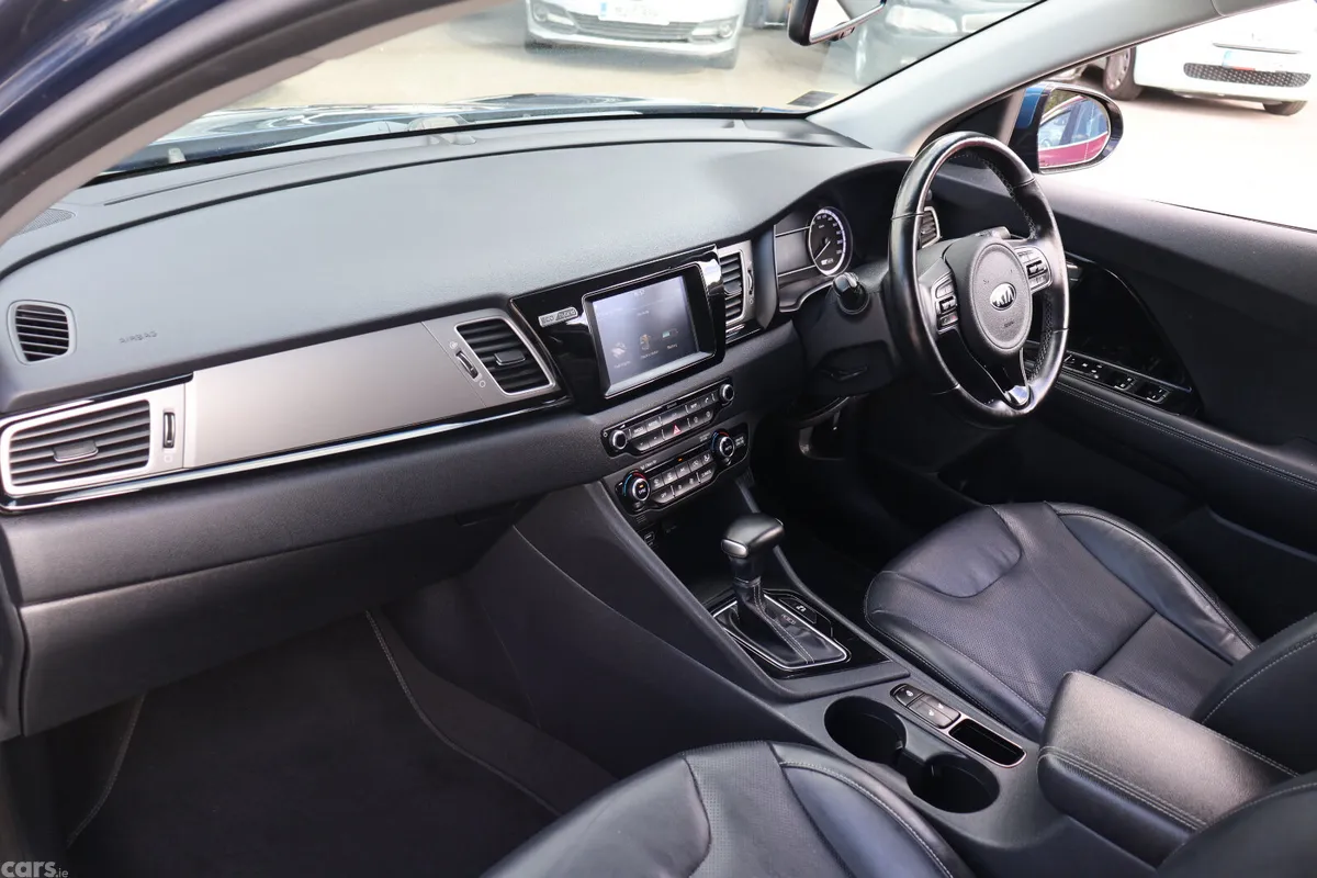 Kia Niro SUV, Petrol Hybrid, 2017, Blue