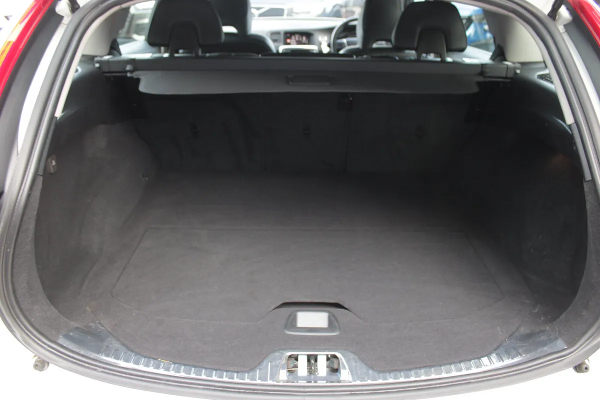 Volvo V60 Estate, Diesel, 2018, White