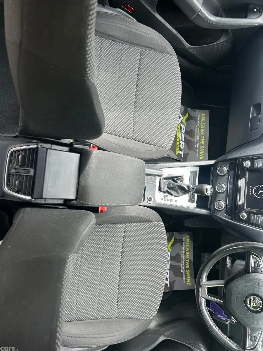 Skoda Octavia Saloon, Diesel, 2017, Grey