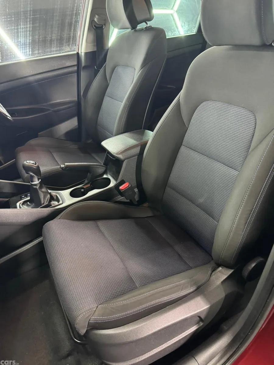 Hyundai Tucson SUV, Diesel, 2016, Red