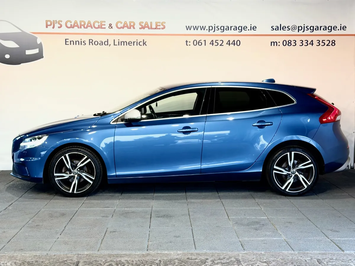Volvo V40 Hatchback, Diesel, 2016, Blue
