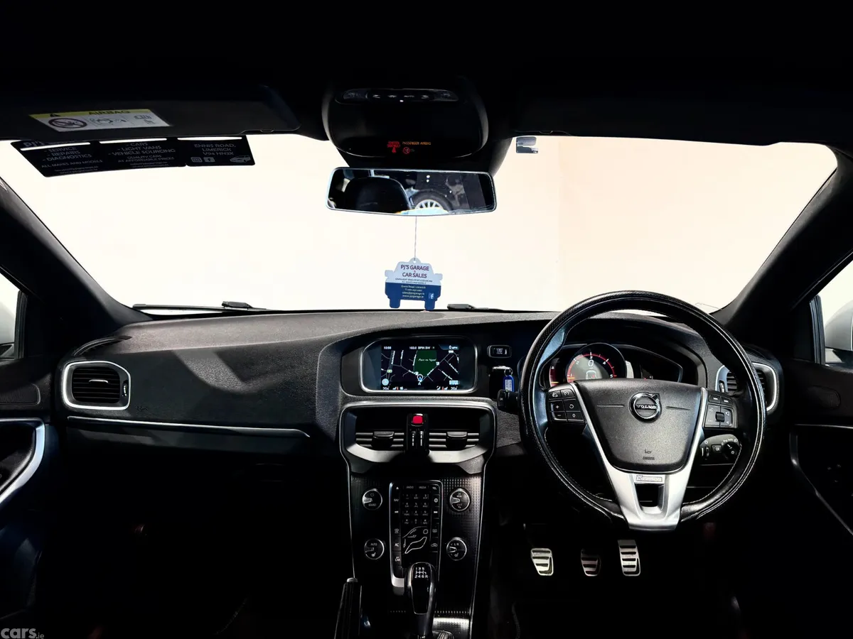 Volvo V40 Hatchback, Diesel, 2016, Blue