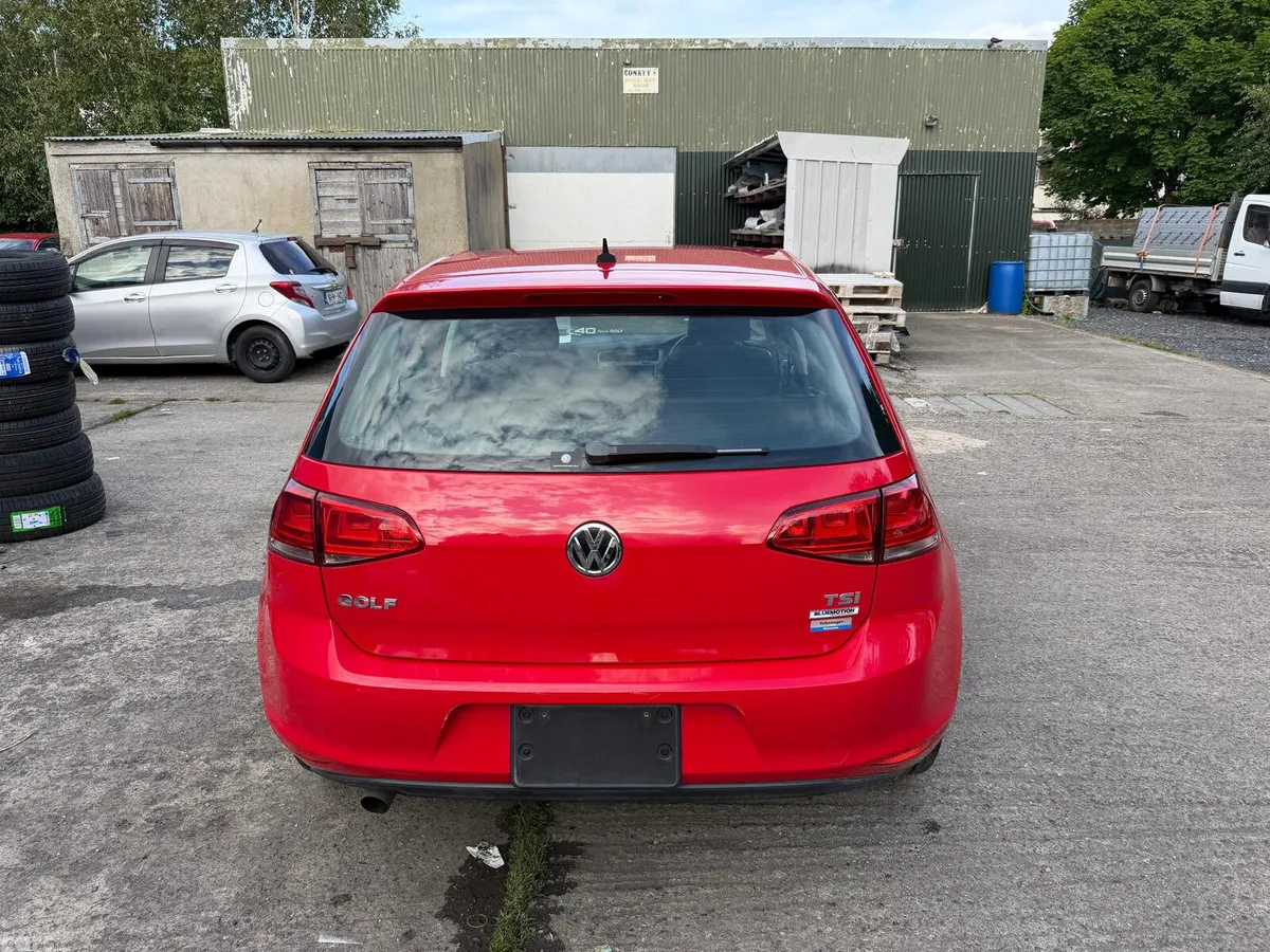 Volkswagen Golf Hatchback, Petrol, 2015, Red