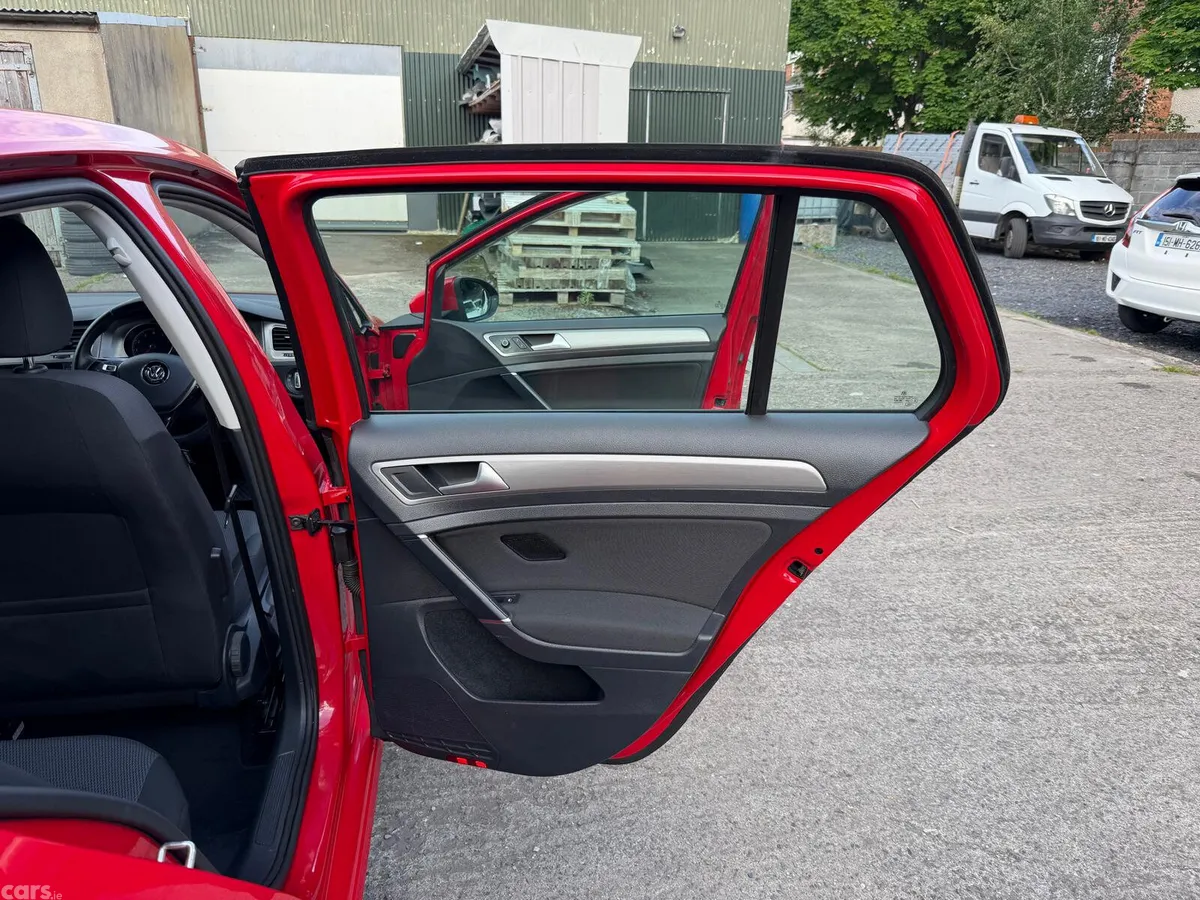 Volkswagen Golf Hatchback, Petrol, 2015, Red