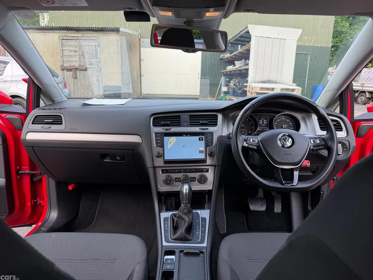 Volkswagen Golf Hatchback, Petrol, 2015, Red