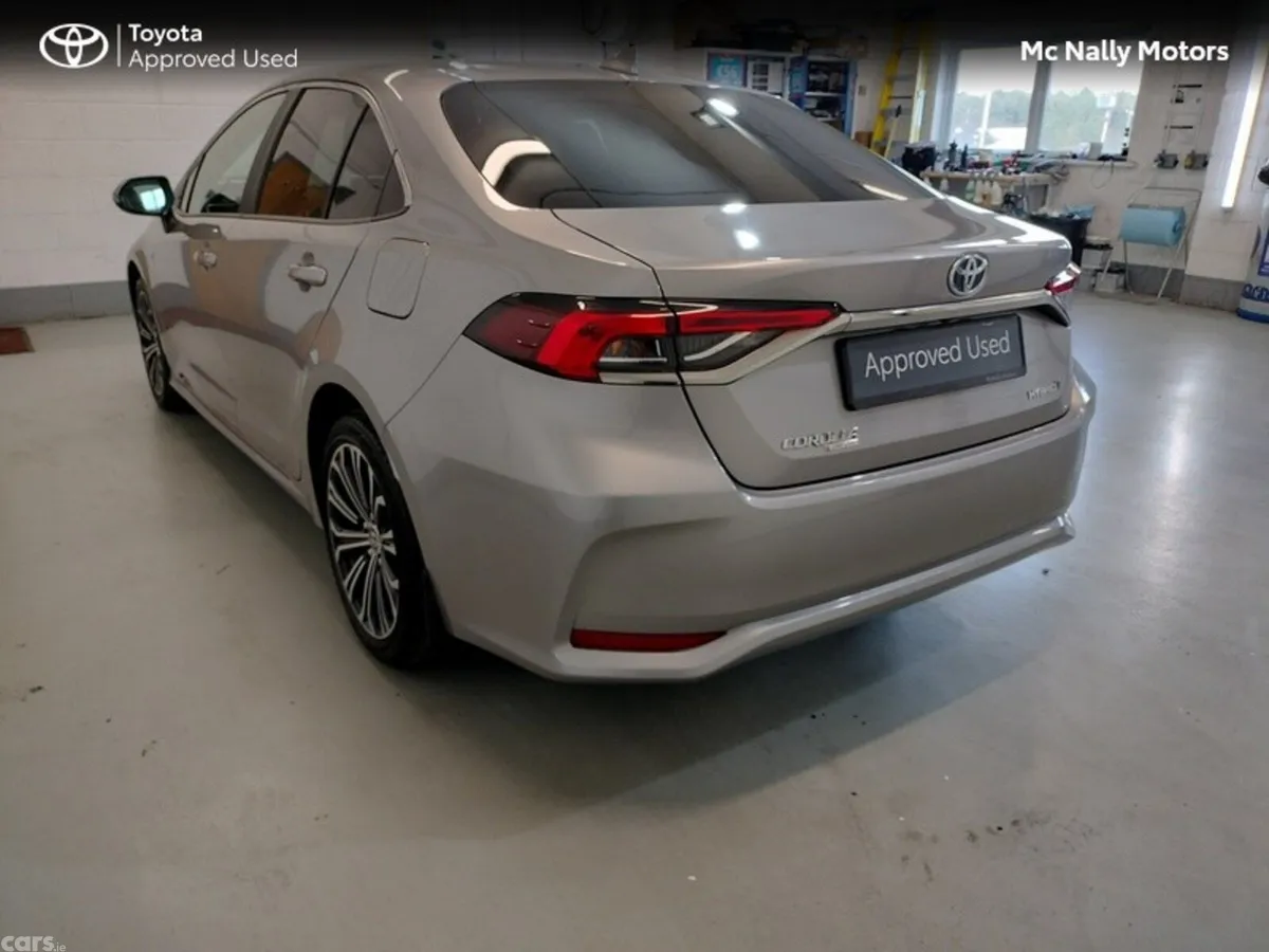 Toyota Corolla Saloon, Petrol Hybrid, 2021, Grey