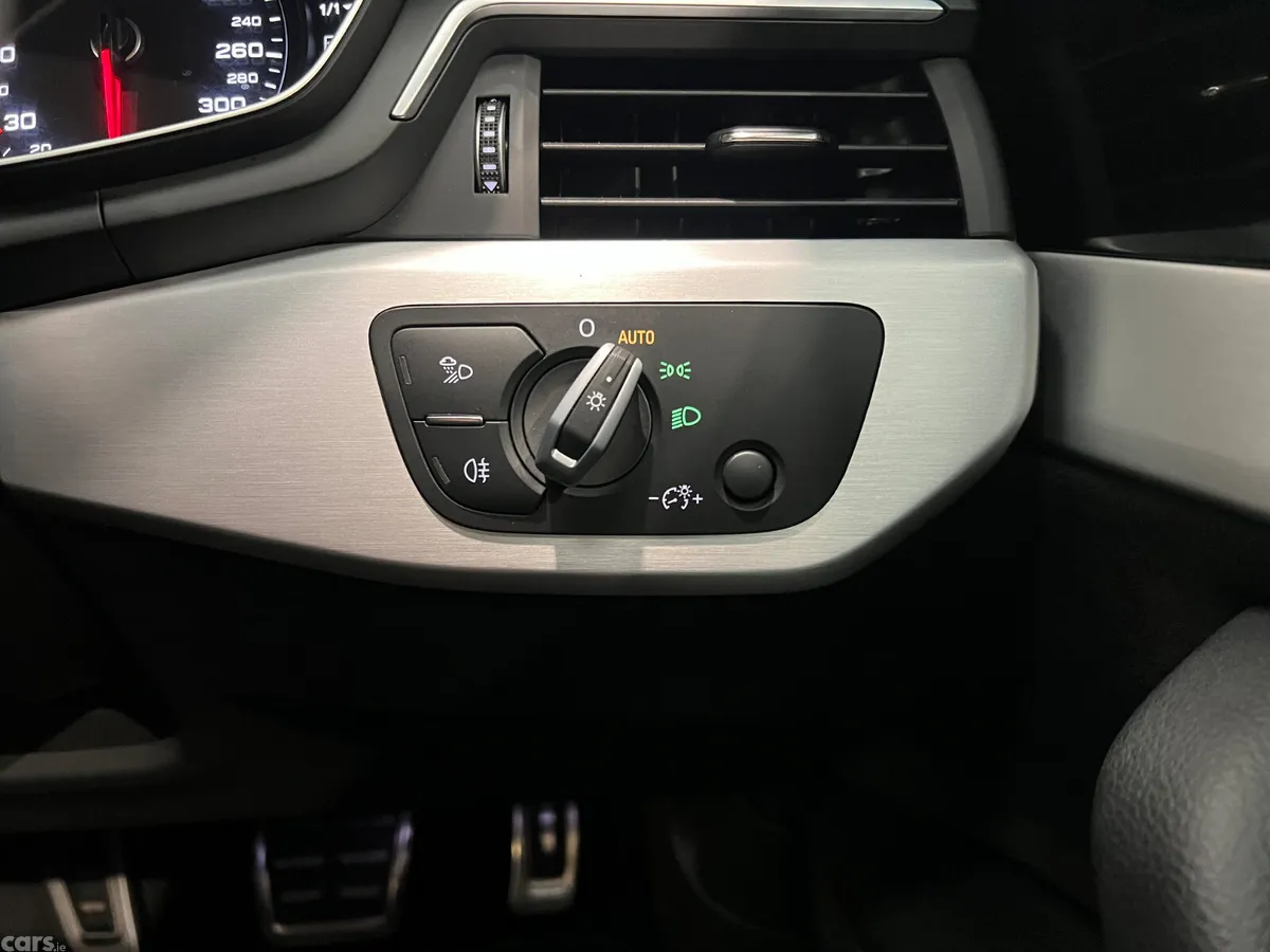 Audi A4 Saloon, Diesel, 2022, Grey
