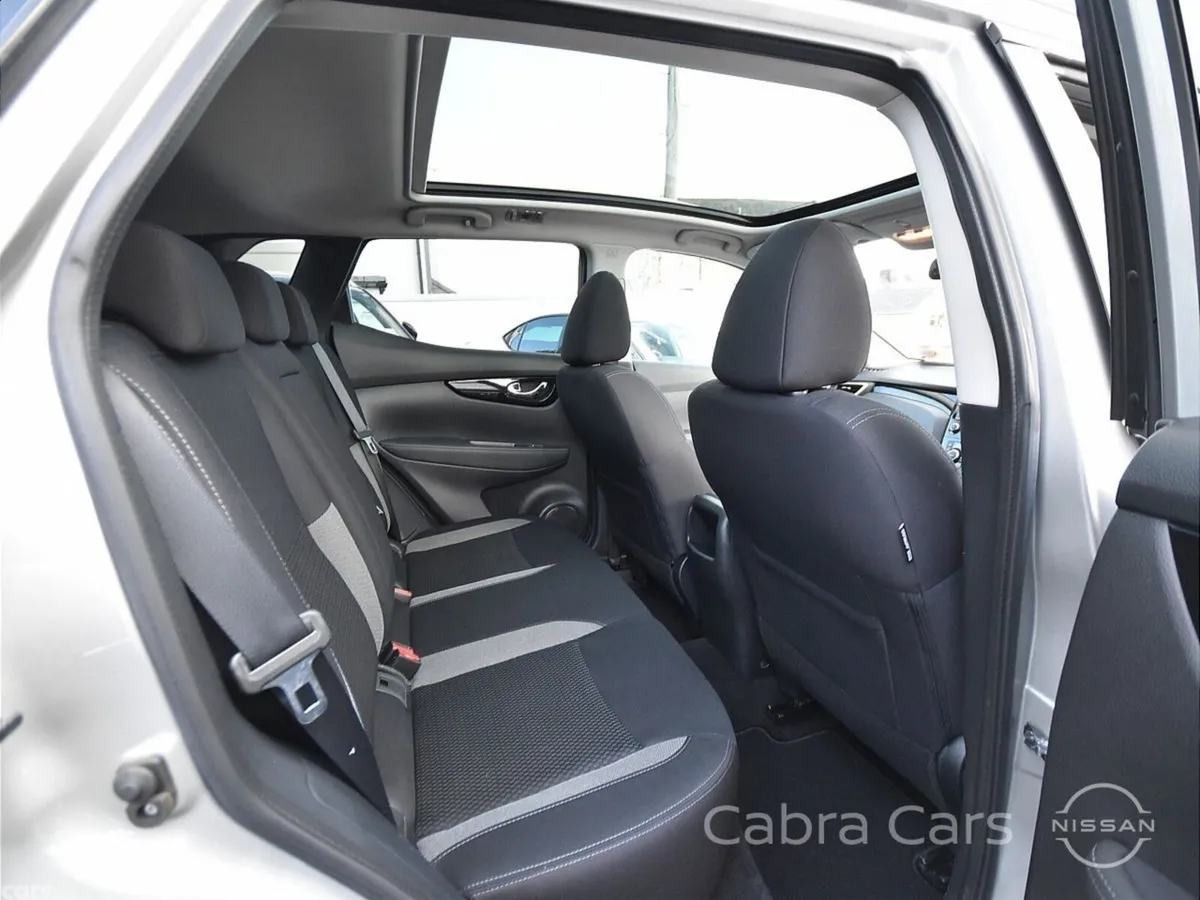 Nissan Qashqai MPV, Diesel, 2020, Silver